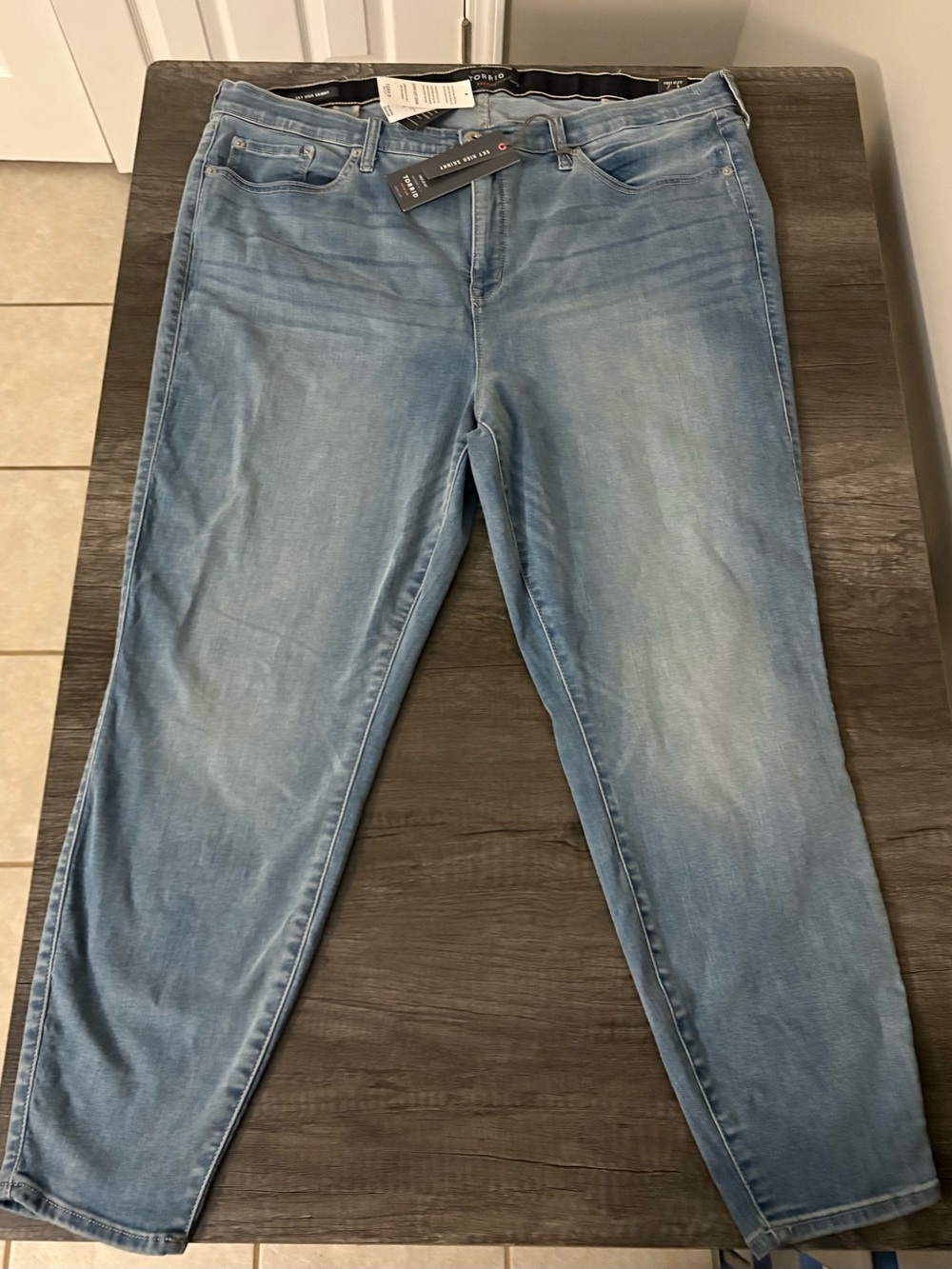 NWT-Torrid Sky High Skinny Jeans